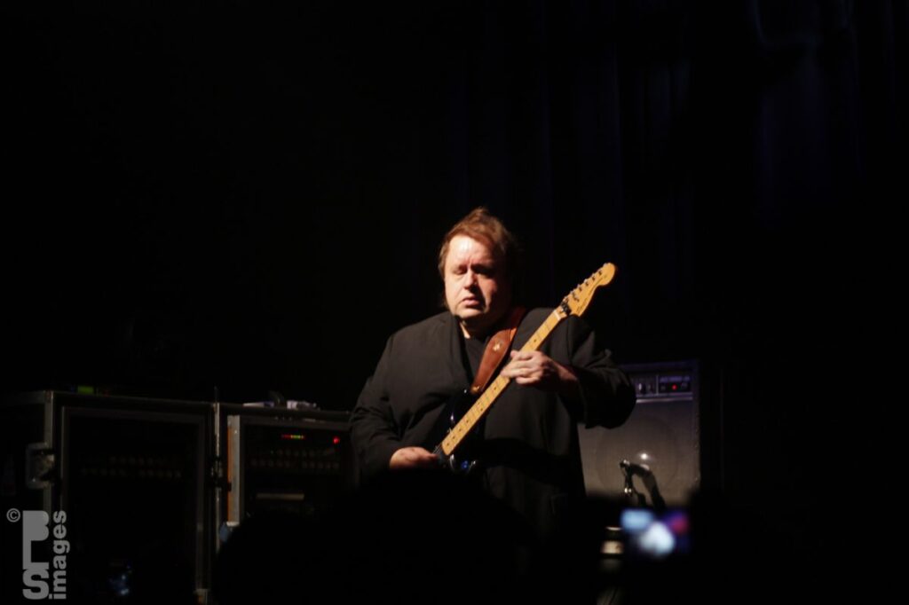 062312Marillion144LR