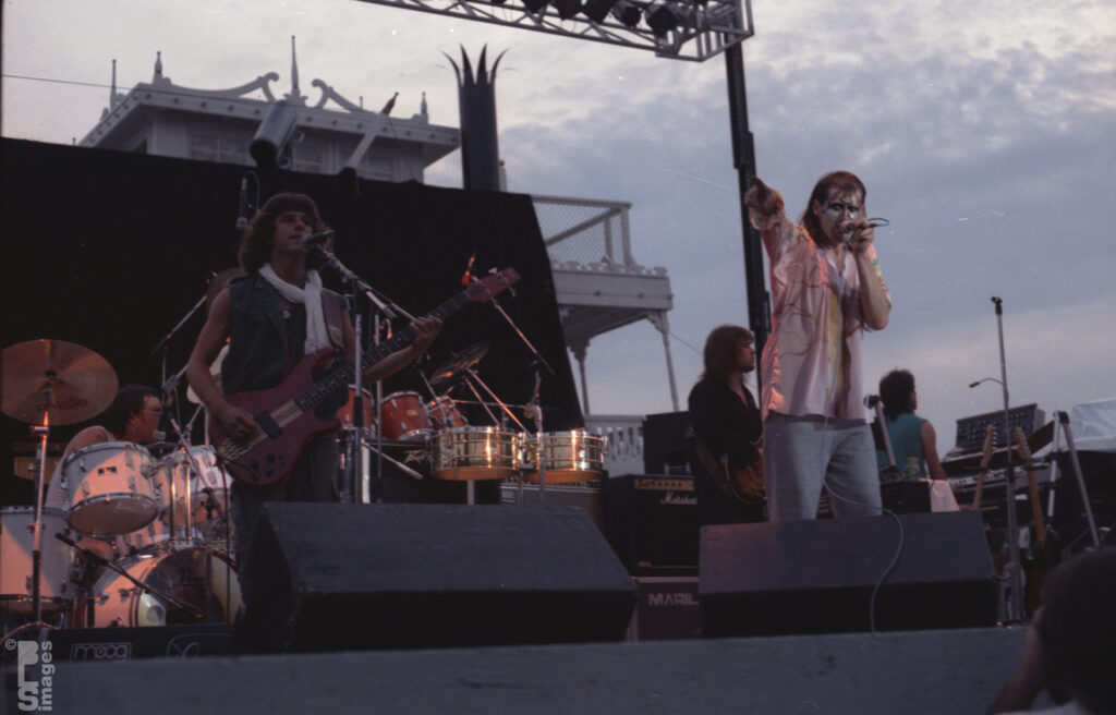 071883MarillionLowellShowboat02LR