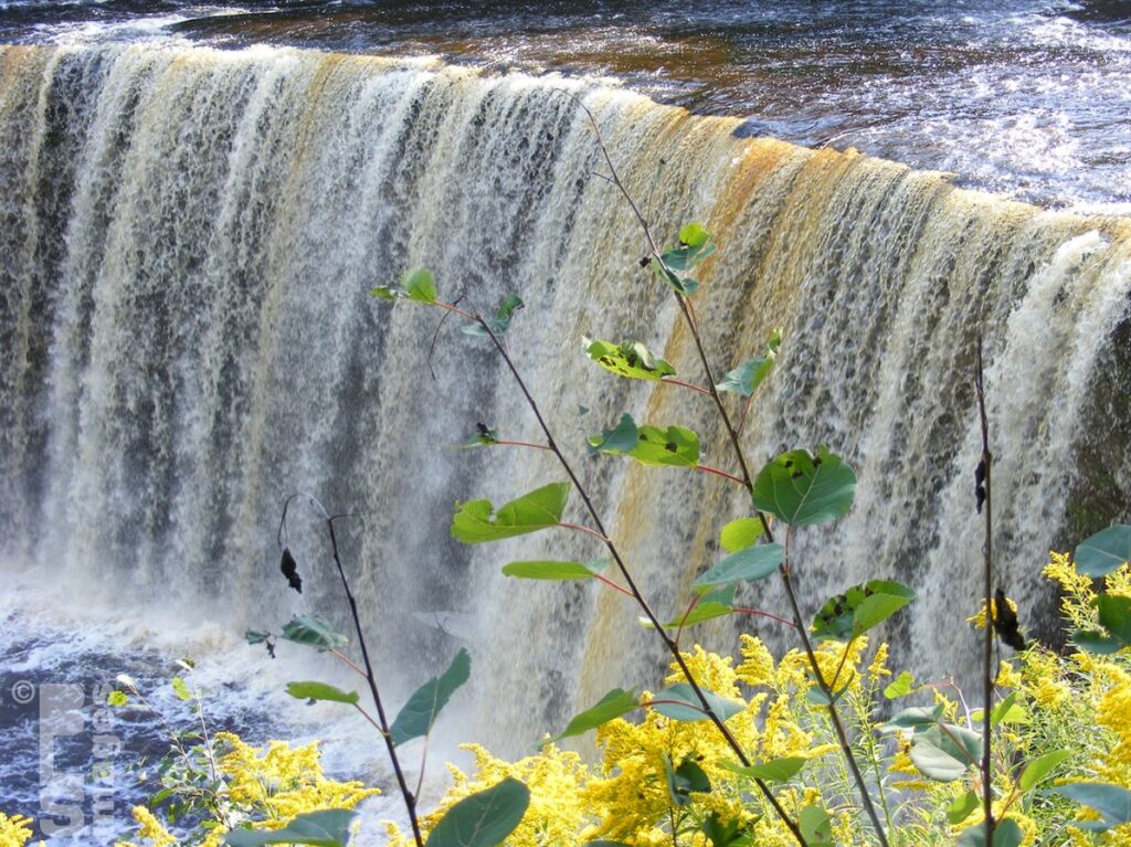 0904-0509Tahquamenon Falls190LR