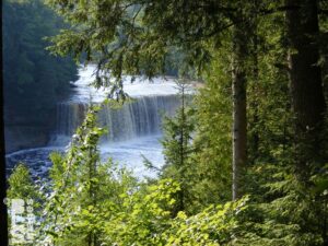 0904-0509Tahquamenon Falls205LR