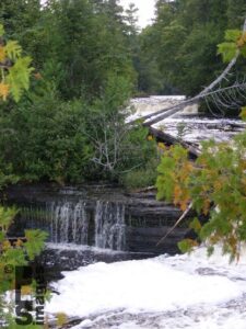 0904-0509Tahquamenon Falls252LR