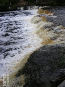 0904-0509Tahquamenon Falls262LR