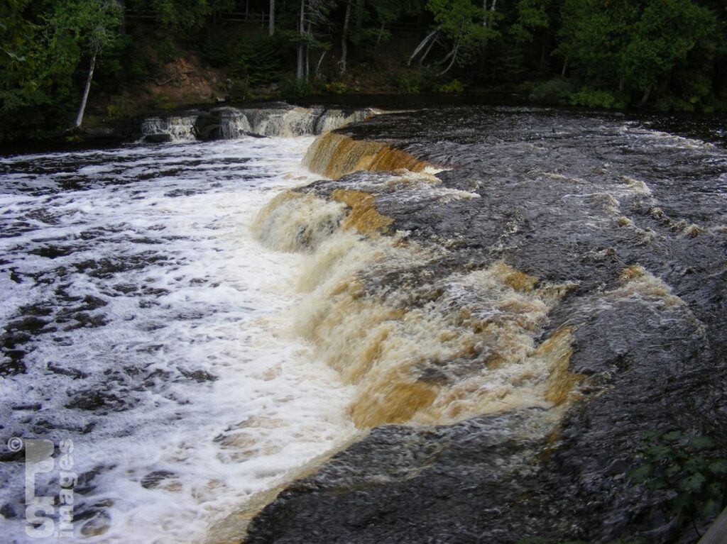 0904-0509Tahquamenon Falls263LR