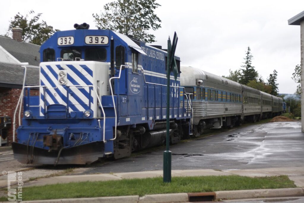 090410Train-Petoskey2Elmira002LR