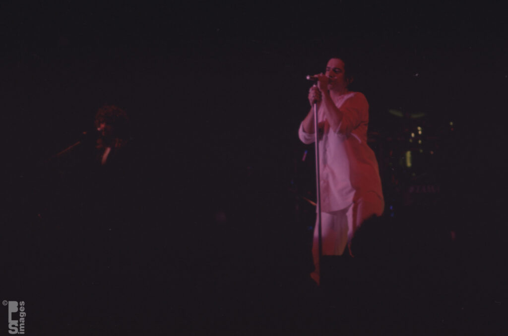 090692MarillionClubEastbrook49LR