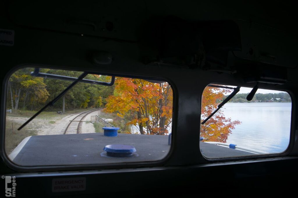 101114SRIColorTourTrain471LR